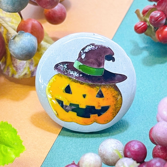 【銀の有線七宝】イタズラ好きのパンプキン•七宝焼帯留め（ブローチ金具に変更可）