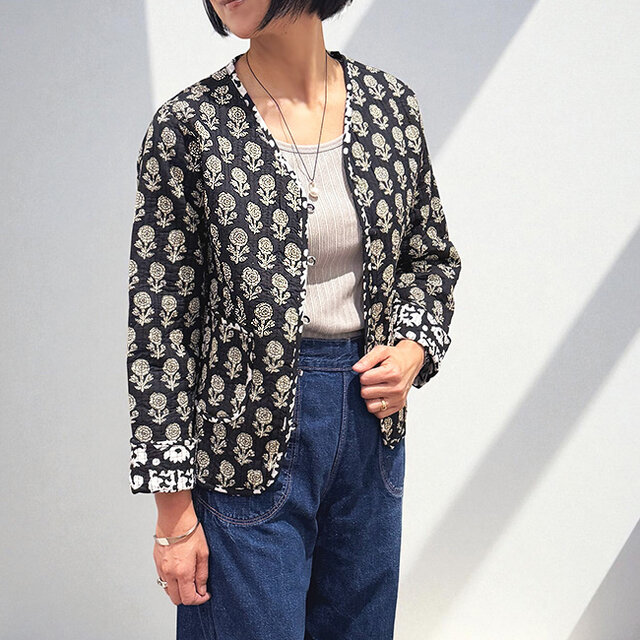 ブロックプリントのキルティングジャケット【ブラック】