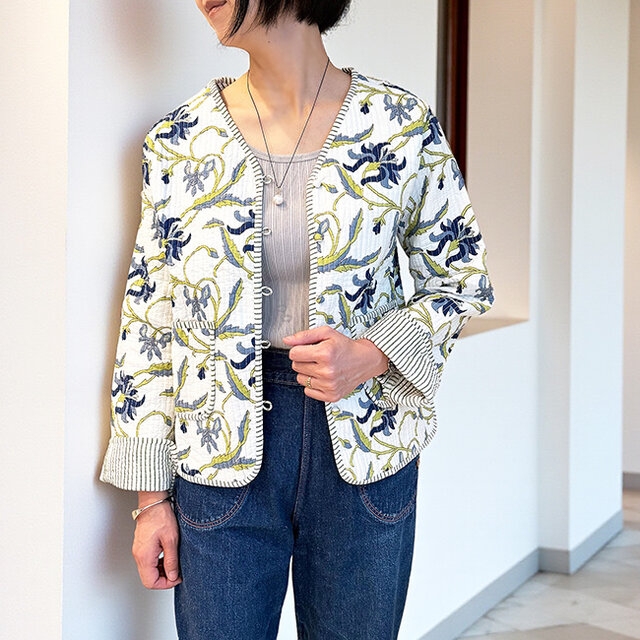 ブロックプリントのキルティングジャケット【ホワイト】