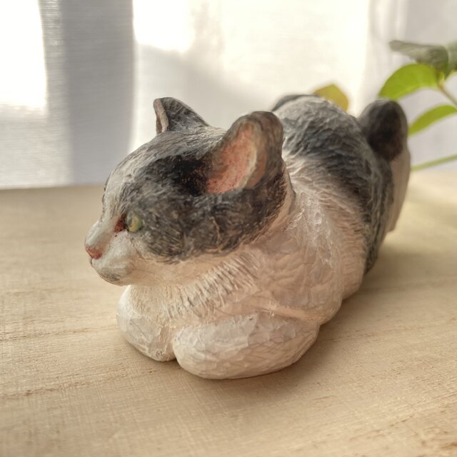 猫の置物 香箱座り img60145985.jpg