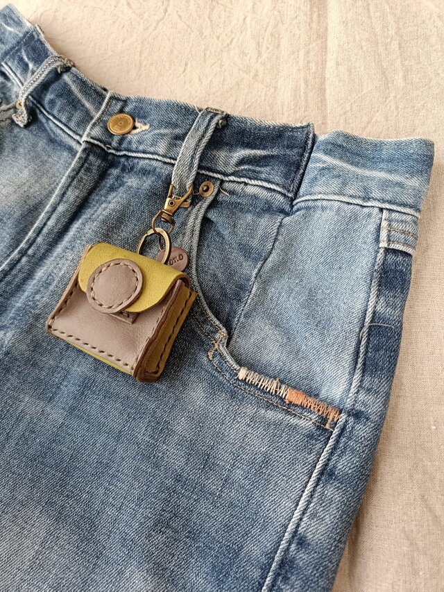 Medicine Case　携帯用　キーホルダー　グレー✗ピスタチオ　オイルヌメ