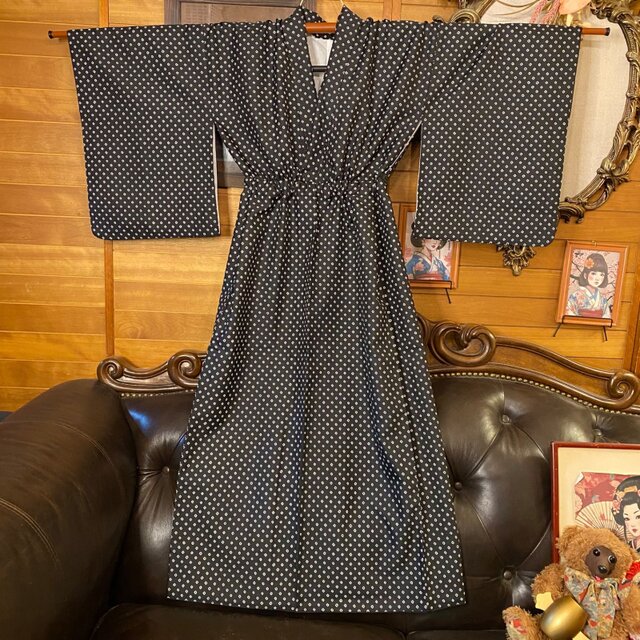 着物リメイク ロングワンピース｜洗える化繊素材＆帯サッシュベルト付き レトロ 古着 ハンドメイド  絞りの余韻を纏う KW-1157 着物リメイク ロングワンピース｜洗える化繊素材＆帯サッシュベルト