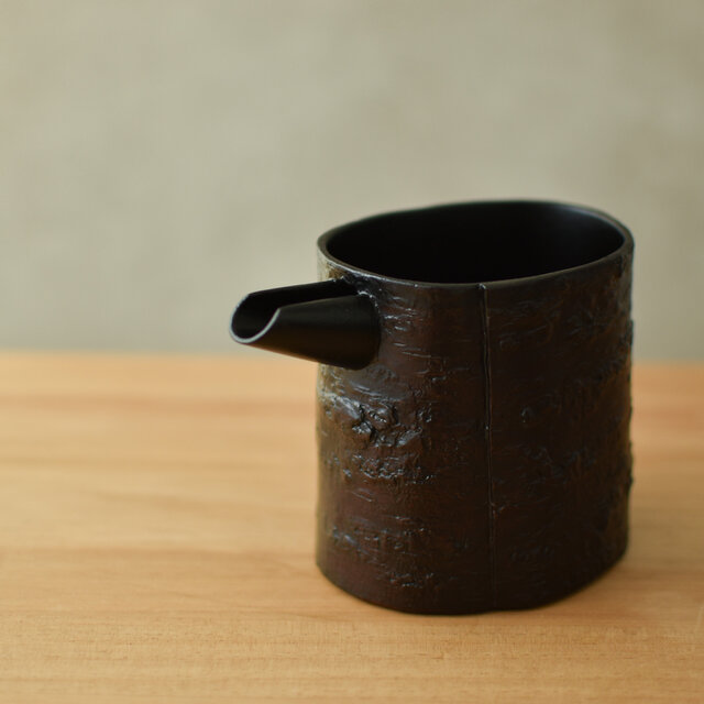 自然のカタチ】桜皮漆片口 A | iichi 日々の暮らしを心地よくする