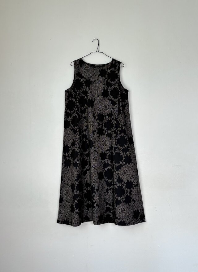 ＊アンティーク着物＊華紋織り出し模様泥大島紬のワンピース（Ｌサイズ・5マルキ）