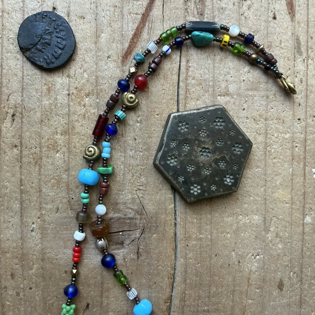 アフリカン＋古のネックレス。＠アフリカのビーズ＋世界中の古いビーズ
