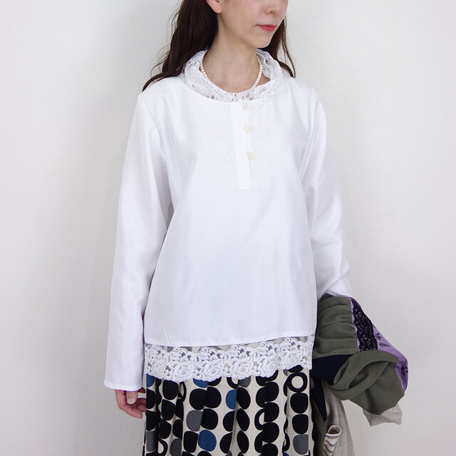 ワッシャーラッセルレース襟クシュ・チュール裾ブラウス