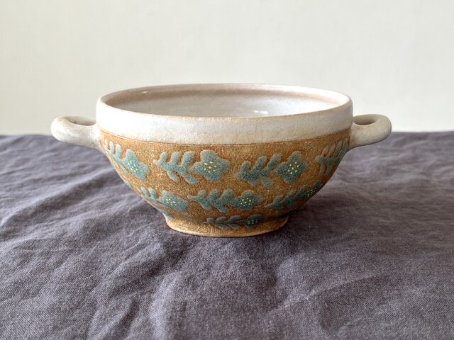 手描きの花文様スープカップ | iichi 日々の暮らしを心地よくする