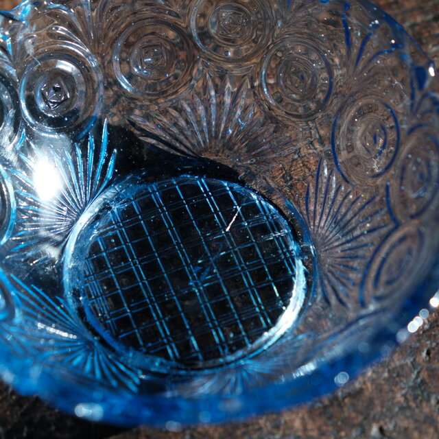 素敵な形状◇プレスガラス波縁小鉢 古民家 古道具 ブルー 暮らしに