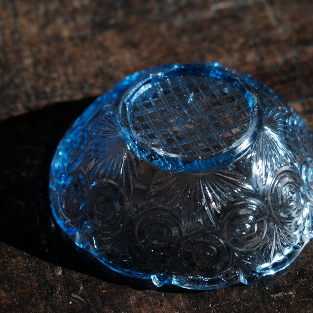 素敵な形状◇プレスガラス波縁小鉢 古民家 古道具 ブルー 暮らしに