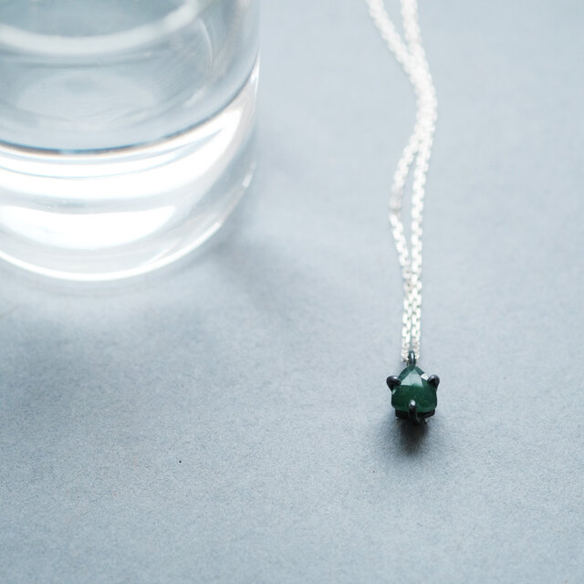 三角 緑水晶 いぶし ネックレス シルバー925