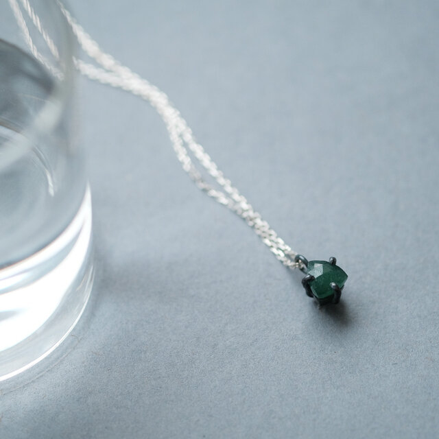 三角 緑水晶 いぶし ネックレス シルバー925 | iichi 日々の暮らしを