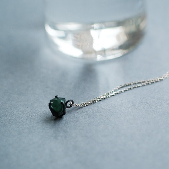 三角 緑水晶 いぶし ネックレス シルバー925 | iichi 日々の暮らしを