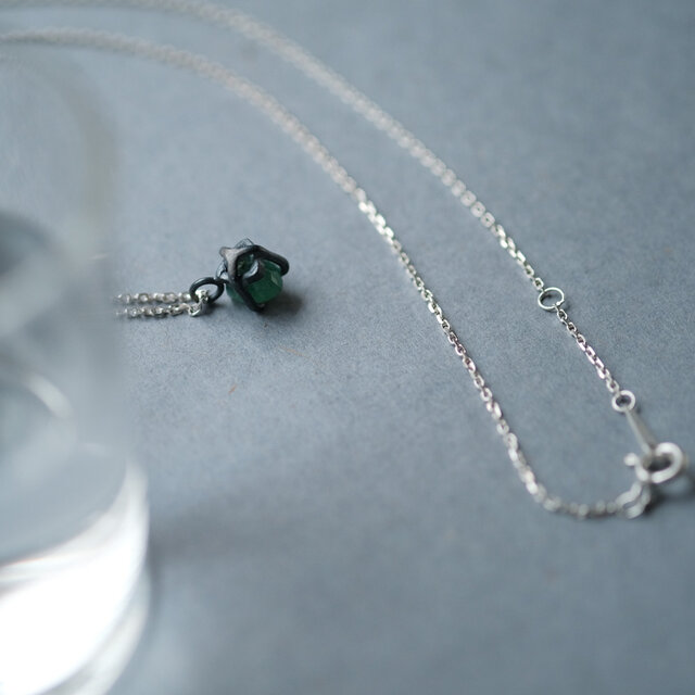 三角 緑水晶 いぶし ネックレス シルバー925 | iichi 日々の暮らしを
