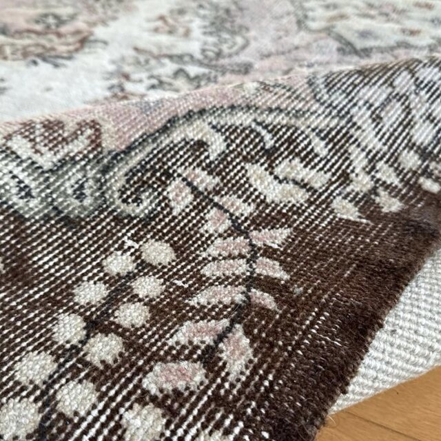 118×204 淡いピンクベージュ×ブラウン 花や実 トルコヴィンテージラグ