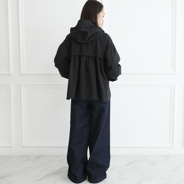 超軽量 撥水加工 アシンメトリー バックギャザー ジャンパー ブラック