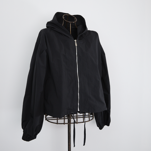 超軽量 撥水加工 アシンメトリー バックギャザー ジャンパー ブラック