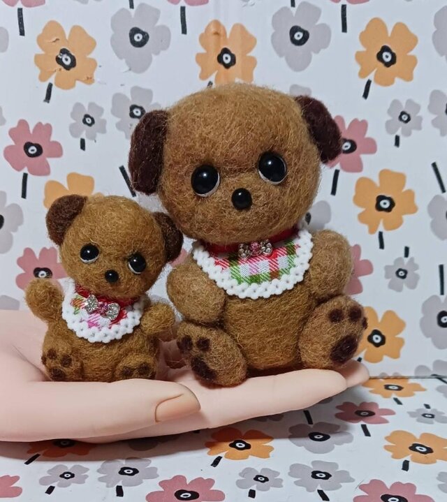 羊毛フェルト可愛いワンちゃんおすましわんちゃん 　親子２体