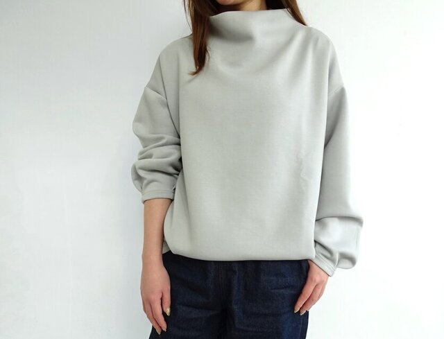 冬の新色／ダブルエアーモックネックプルオーバー〈ニュアンスボルドー