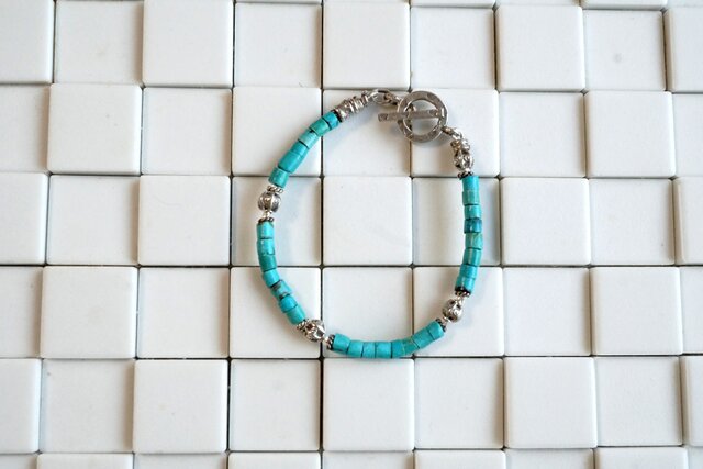 ターコイズ（ロンデル）とシルバービーズブレスレット | iichi 日々の