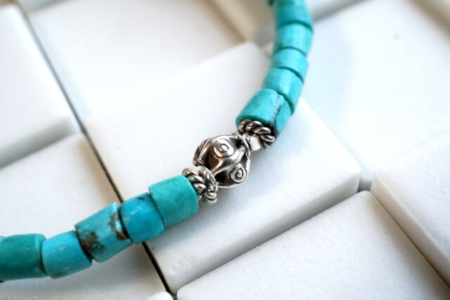 ターコイズ（ロンデル）とシルバービーズブレスレット | iichi 日々の