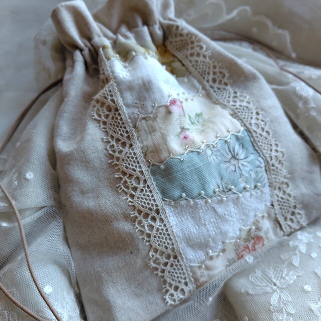 アンティークレース*パッチワーク*ビーズ*巾着