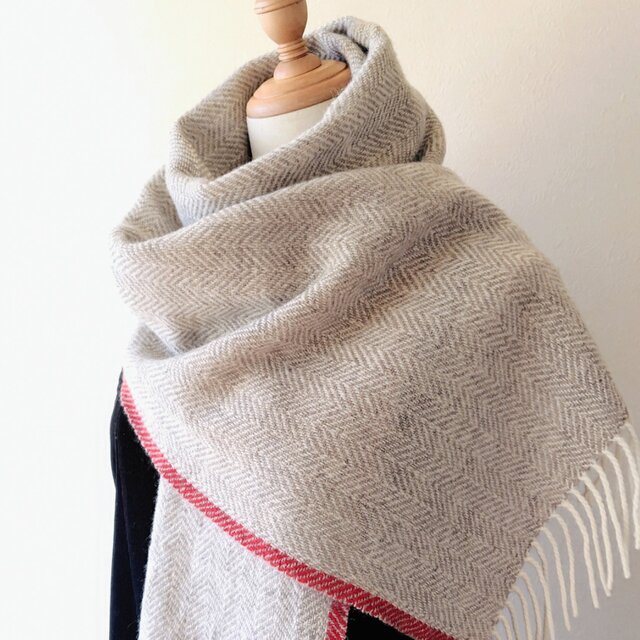北欧手織りふんわり暖かいヤク×ラムウールのヘリンボーンマフラー(希少なグレー）