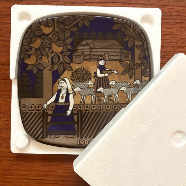 ARABIA アラビア　Kalevala カレワラ　1987年（箱付き） ARABIA Kalevala 1988 アラビア カレワラ イヤープレート 1988年 (外箱