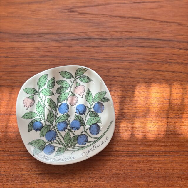 ARABIA Botanica "Vaccinium myrtillus" アラビア ボタニカ ビルベリー ウォールプレート