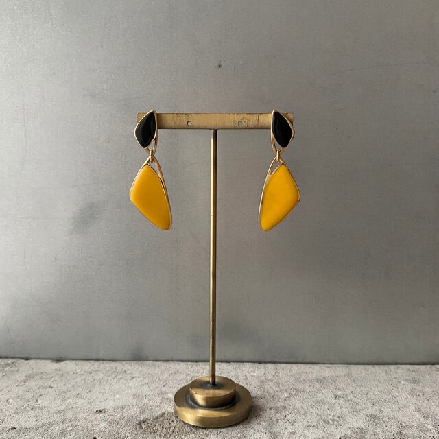 Vintage 80s USA retro yellow×black enamel pierce