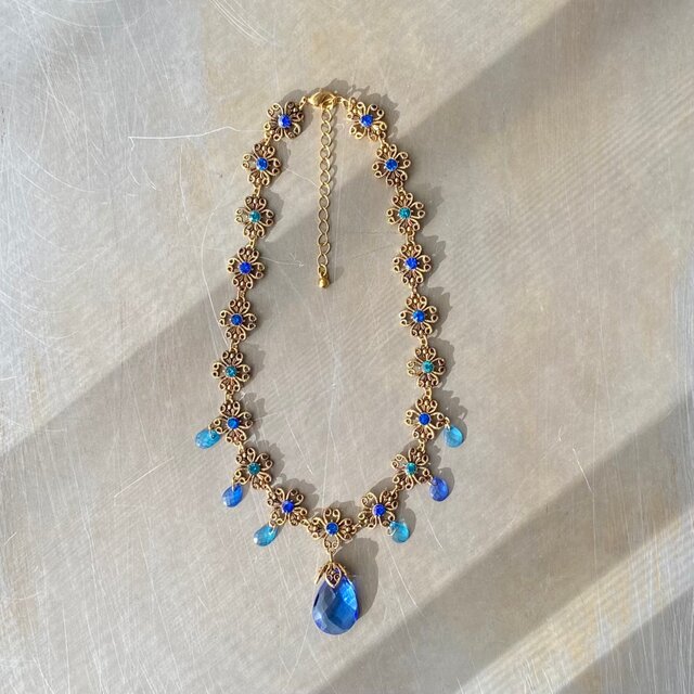 Vintage 70s-80s USA AVON blue bijou botanical flower necklace