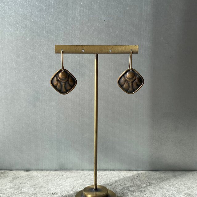 Vintage 70s-80s USA retro emboss metal pierce