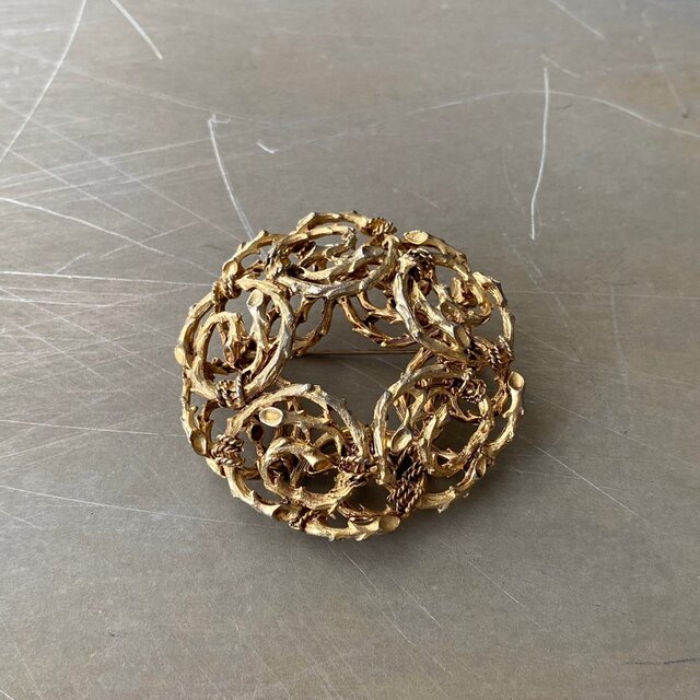 Vintage 70s USA retro botanical design brooch