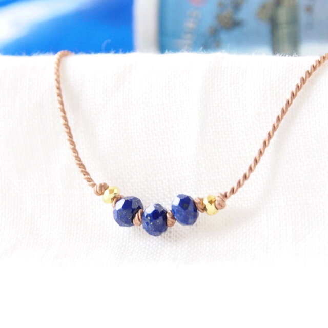 Petite Line Short Necklace（ラピスラズリ）-beige-
