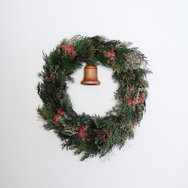 木のベルがついたクリスマスリース Cherry2 | iichi 日々の暮らしを