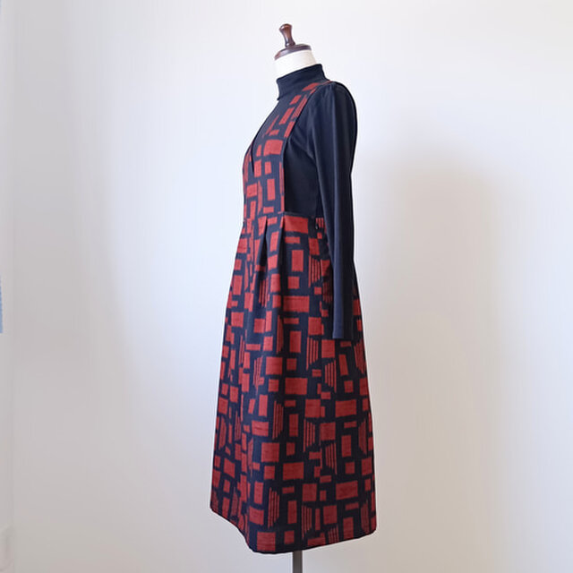 送料無料　着物リメイク　 紬のジャンパースカート　刷毛目模様