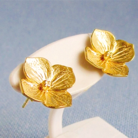 夕暮れのアジサイ•ピアス【スターリングシルバー製/K18YG仕上げ/フラワーモチーフ】