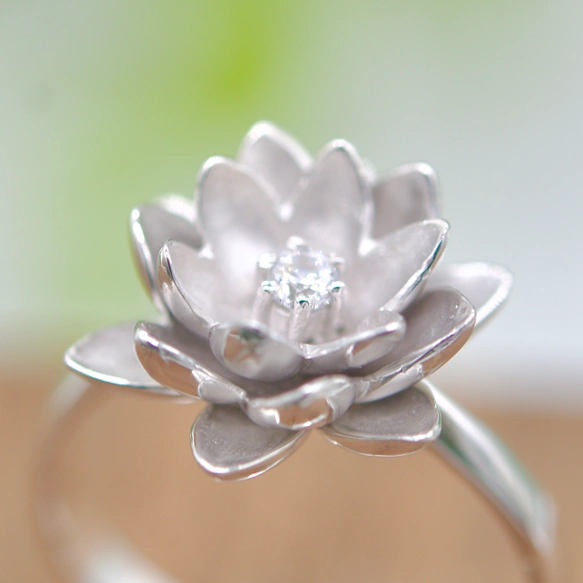 スターリングシルバー 花柄カップ 凛と咲く】蓮の花•リング【スターリングシルバー製/CZダイヤ/フラワー