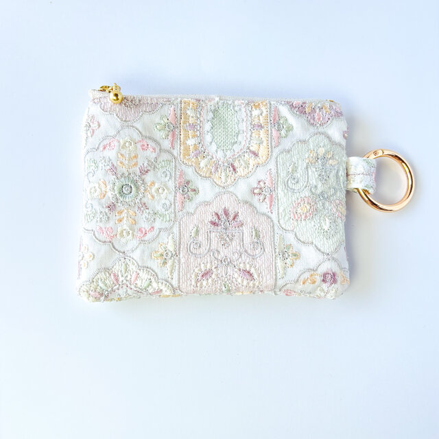 インド刺繍ポーチ カラビナ付き　インド刺繍リボン インド刺繍生地 小物入れ 小物ポーチ 薄型 フラットポーチ 小物収納