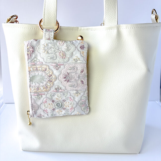 インド刺繍ポーチ カラビナ付き インド刺繍リボン インド刺繍生地 小物