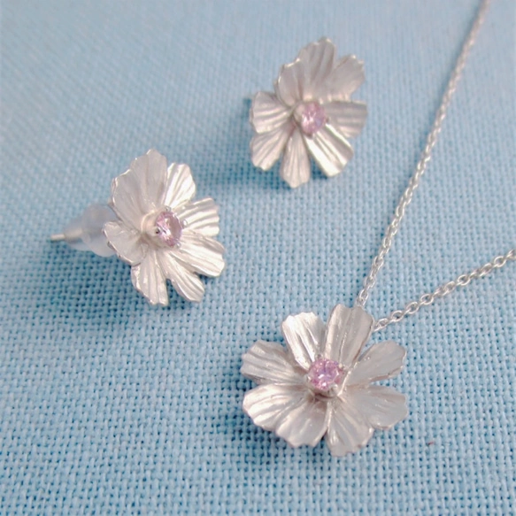 小さい秋見つけた!】しなやかなコスモス•ピアス【スターリングシルバー