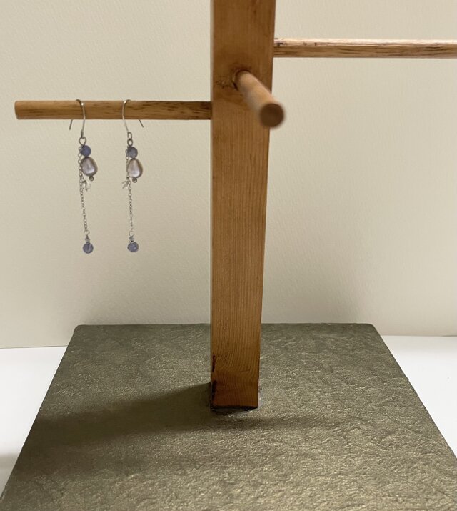 【タンザナイトのピアス】優しい輝きの揺れるピアス　淡水パール　金属ｱﾚﾙｷﾞｰ対応316　n001