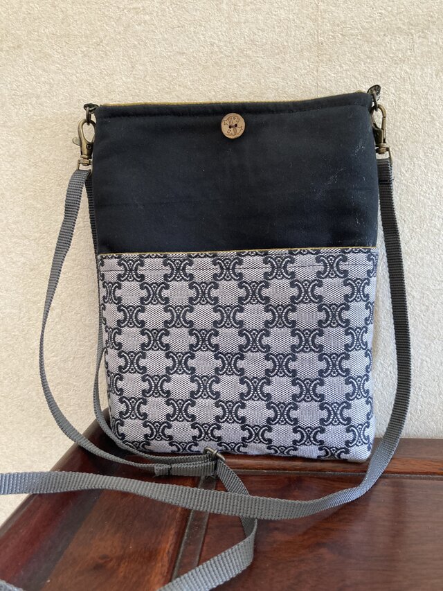 No 411  ポシェット