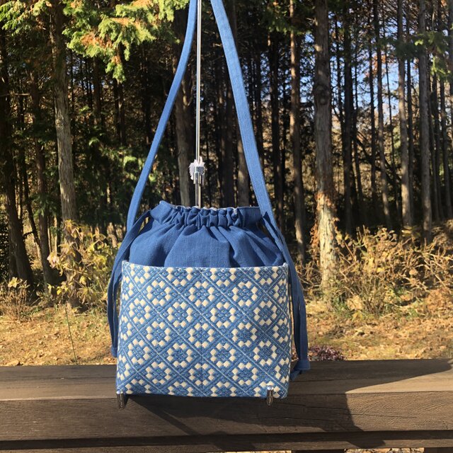 巾着型ショルダーバッグ