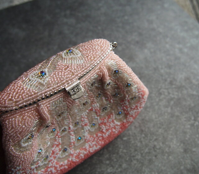 J*様 ビーズバッグ パーティーバッグ ヴィンテージバッグ アンティークビーズ Vintage】ビーズ刺繍バッグ Beaded Bag 東京手刺繍 ベージュ 孔雀の
