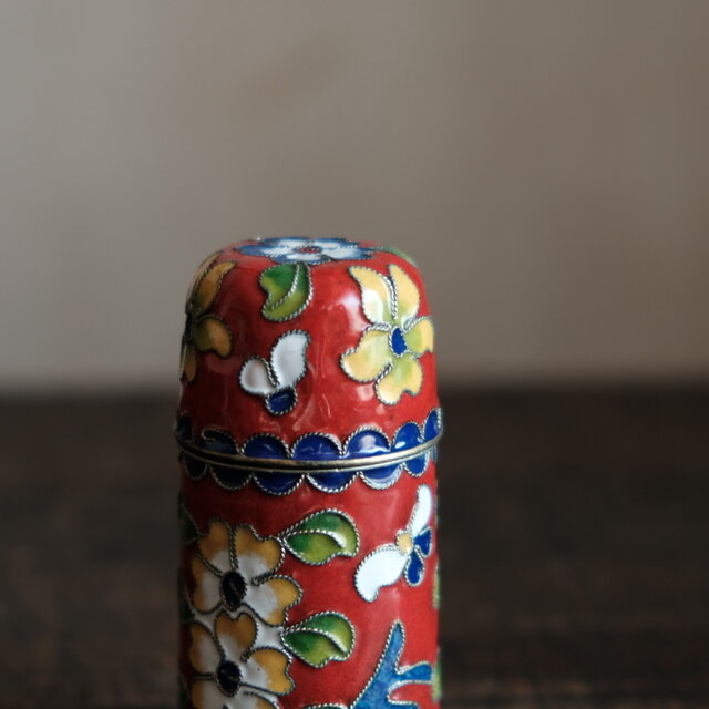 赤に草花◇中国七宝焼 小物入れ 楊枝入れ チャイナレトロ シノワズリ