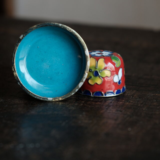 2621 七宝焼 茶入 梅柄 中国美術 小物入 2621 七宝焼 茶入 梅柄 中国