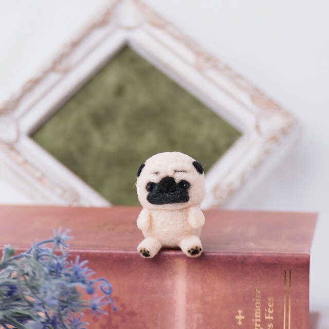 【受注制作】 ぬいぐるみ風のまゆパグ(フォーンパグ・黒パグ) 羊毛フェルト