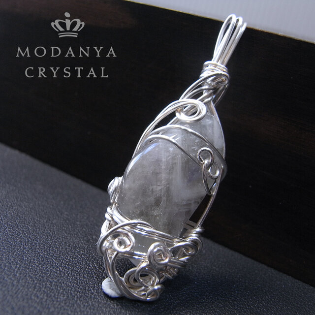 ザンビア産ナチュラルグリーンアメジストのワイヤーペンダントトップ1469