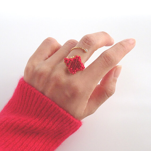 『ベテルギウス』羊毛画とヴィンテージビーズの指輪