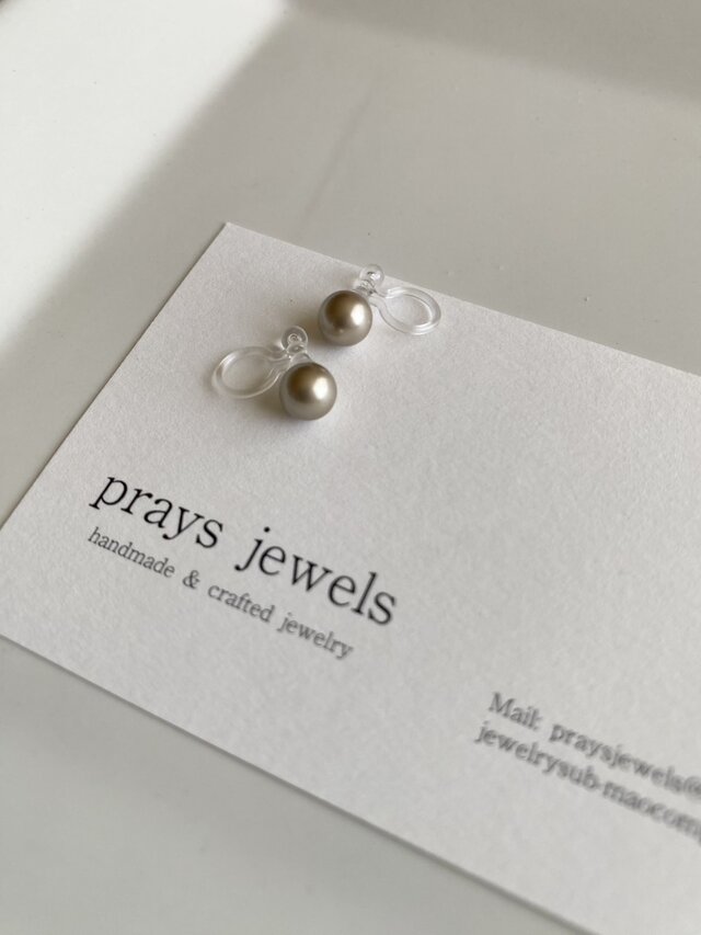 【2ペア】6mmクリスタルパール 樹脂(ポリカーボネート)痛みなくホールドのイヤリング ノンホールクリップピアス（イヤリング）ｐ